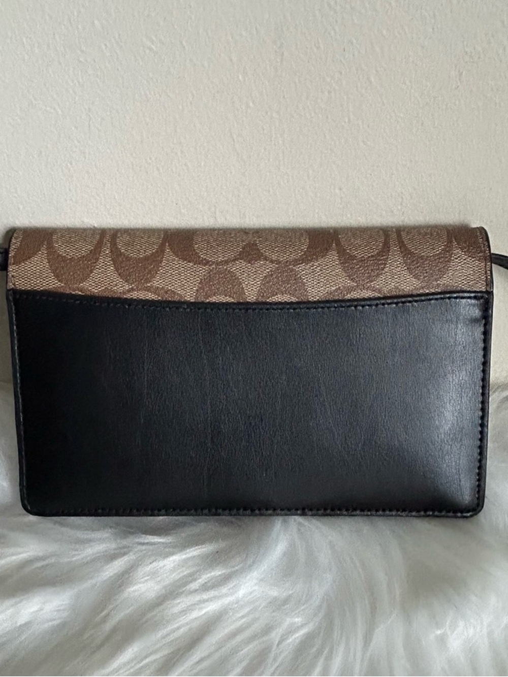 Coach x Disney Snow White Signature Canvas Crossbody Bag Brown F31352 - Picture 3 of 12